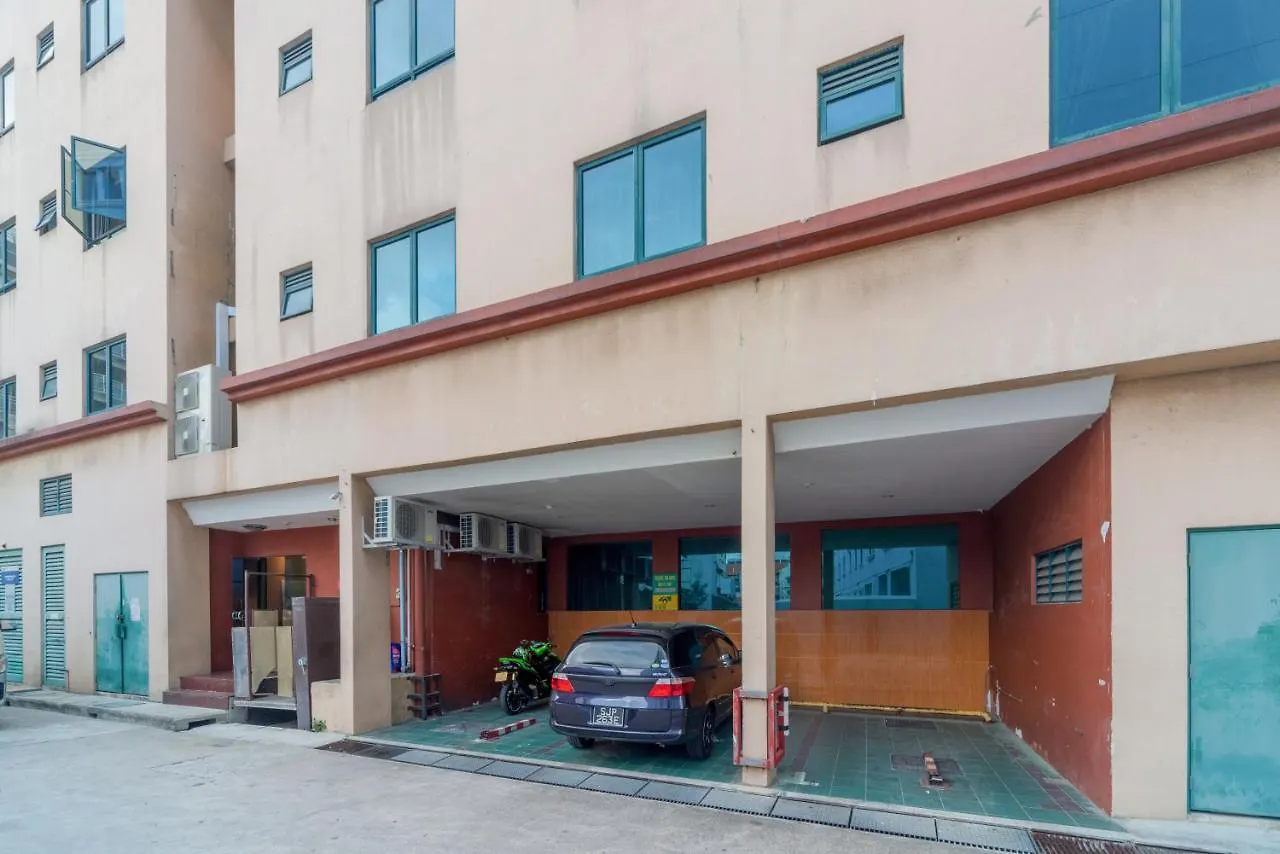 **  Отель Reddoorz At Geylang Сингапур Сингапур