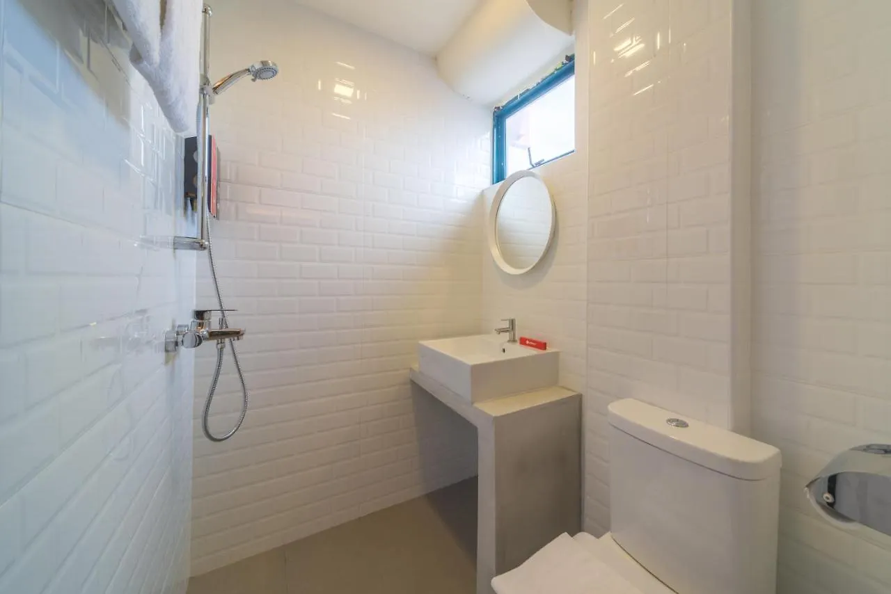 Отель Reddoorz At Geylang Сингапур 2*,